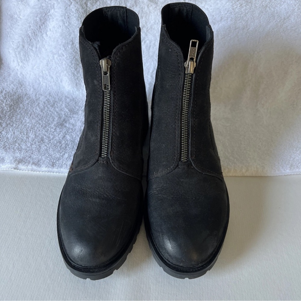 Stylish Black Ankle Boots with Zipper